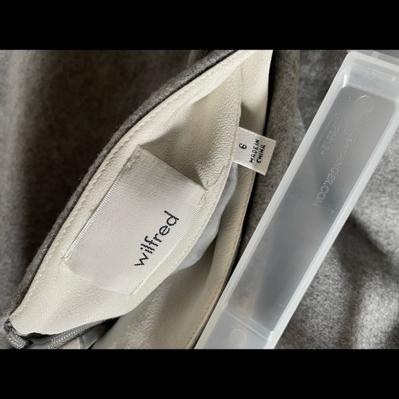 Like New Wilfred Mini Skirt Sz 6 - Picture 3 of 3